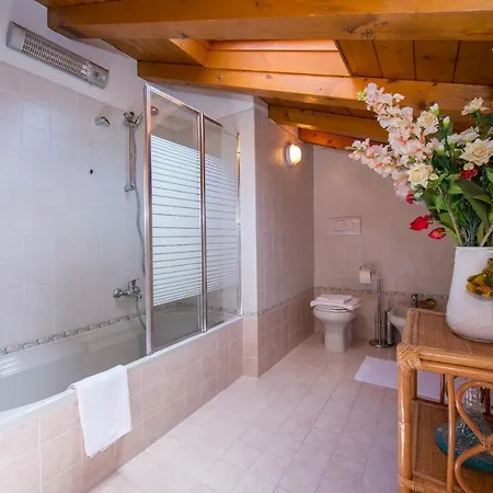 Sleeps 6 *