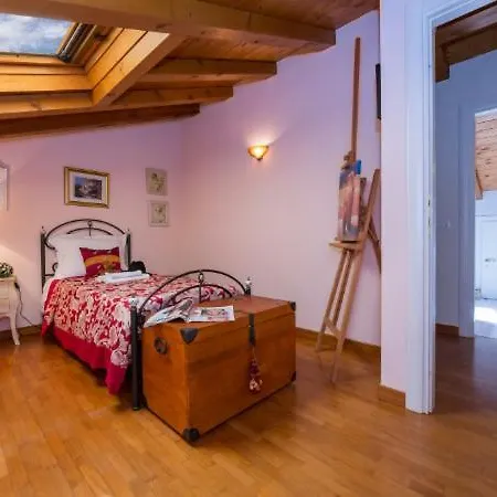 Villa Sleeps 6