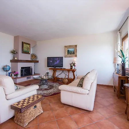 Sleeps 6 * Menaggio