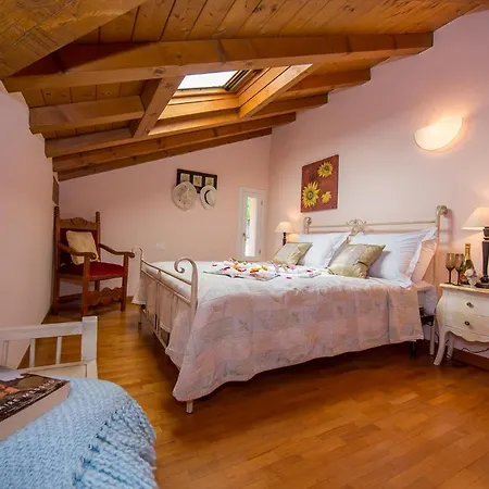 Sleeps 6 *